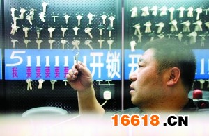 48岁的黄永强素有京城“锁王”之称。