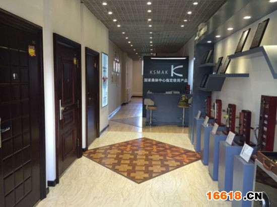 店内 店内